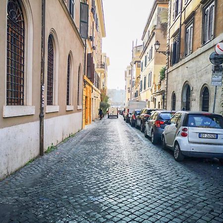 Flatinrome Trastevere Deluxe Rooms - Green Patio Bagian luar foto