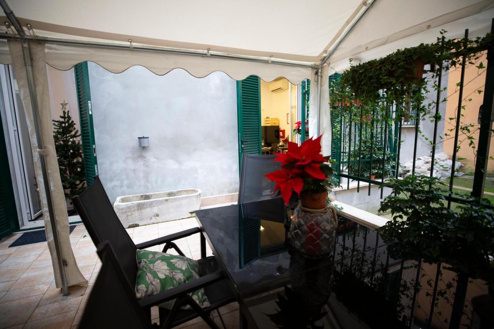 Flatinrome Trastevere Deluxe Rooms - Green Patio Bagian luar foto