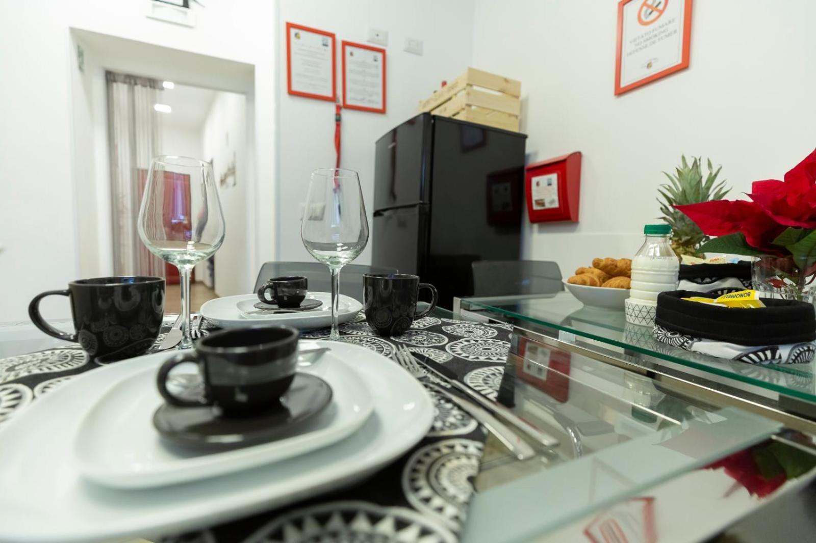 Flatinrome Trastevere Deluxe Rooms - Green Patio Bagian luar foto