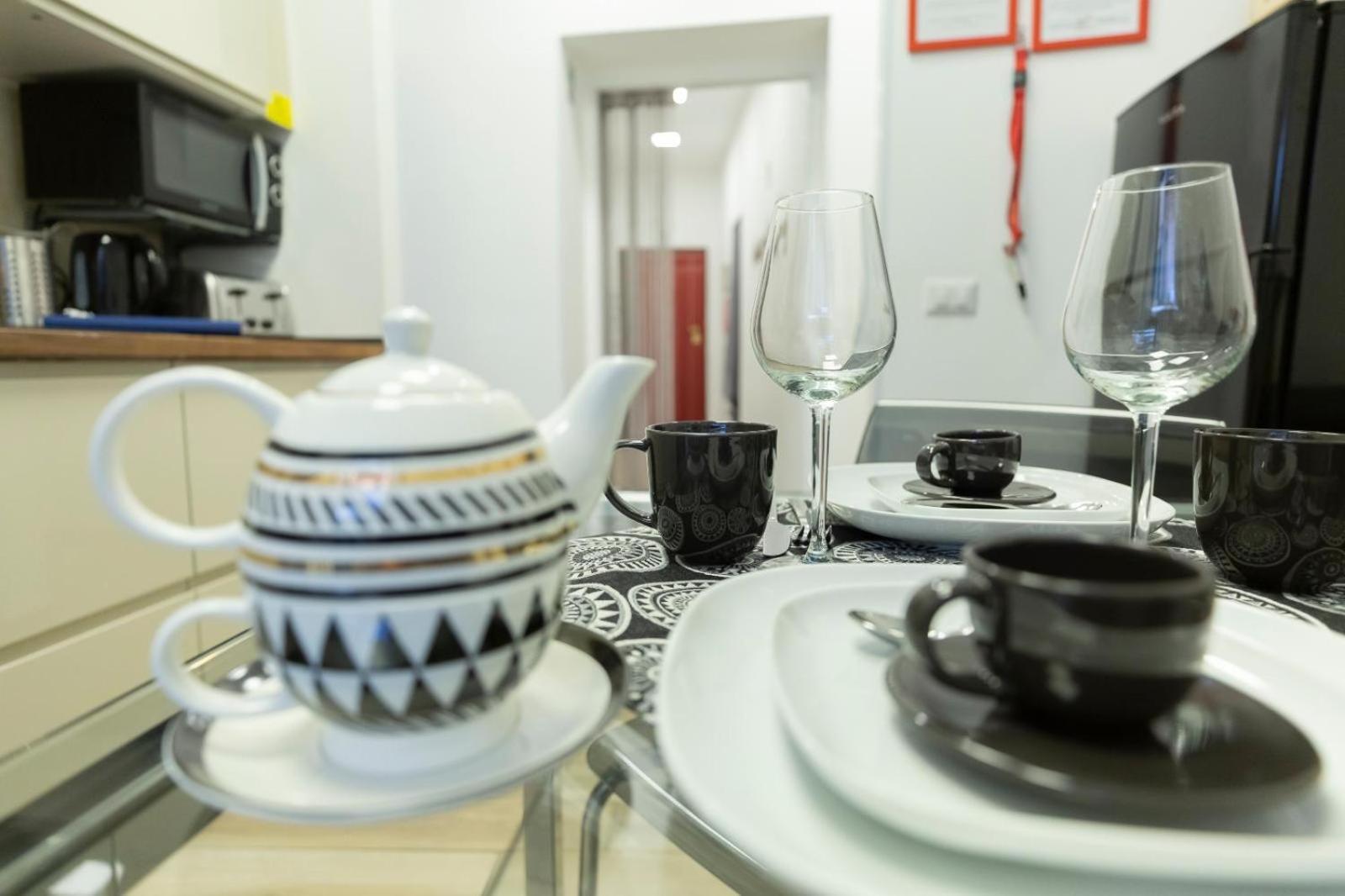 Flatinrome Trastevere Deluxe Rooms - Green Patio Bagian luar foto