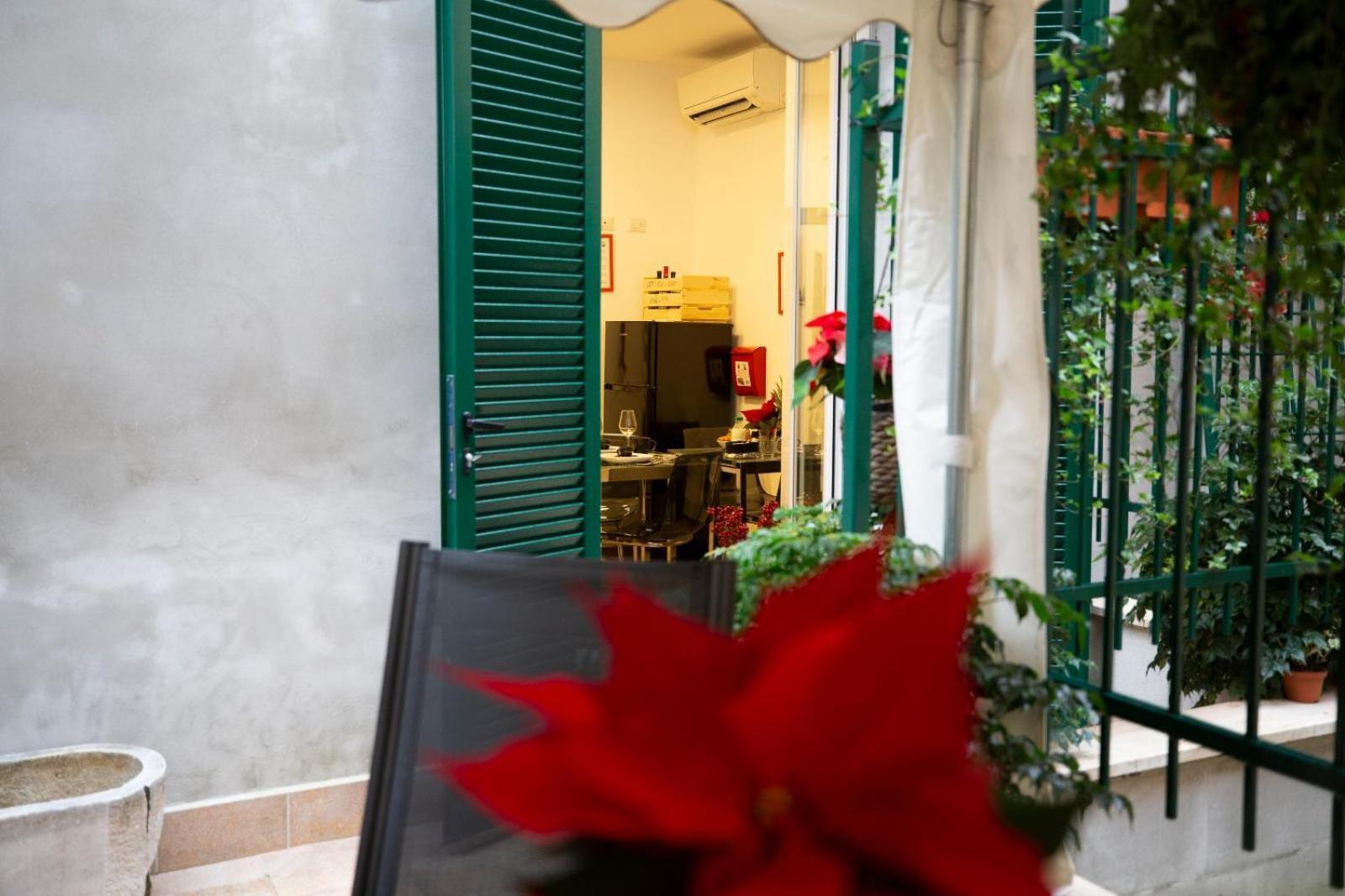 Flatinrome Trastevere Deluxe Rooms - Green Patio Bagian luar foto