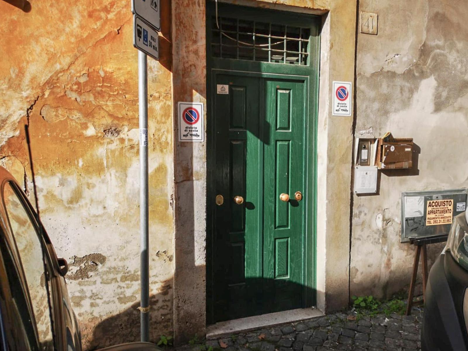Flatinrome Trastevere Deluxe Rooms - Green Patio Bagian luar foto