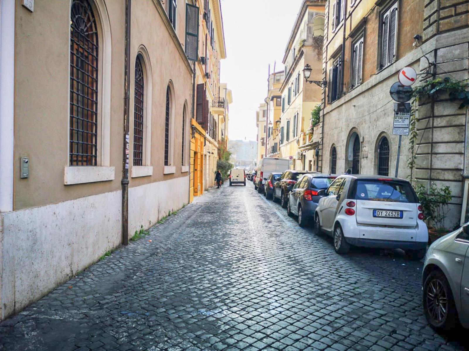 Flatinrome Trastevere Deluxe Rooms - Green Patio Bagian luar foto