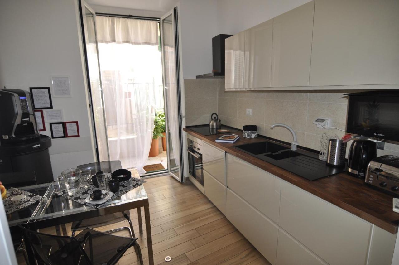 Flatinrome Trastevere Deluxe Rooms - Green Patio Bagian luar foto