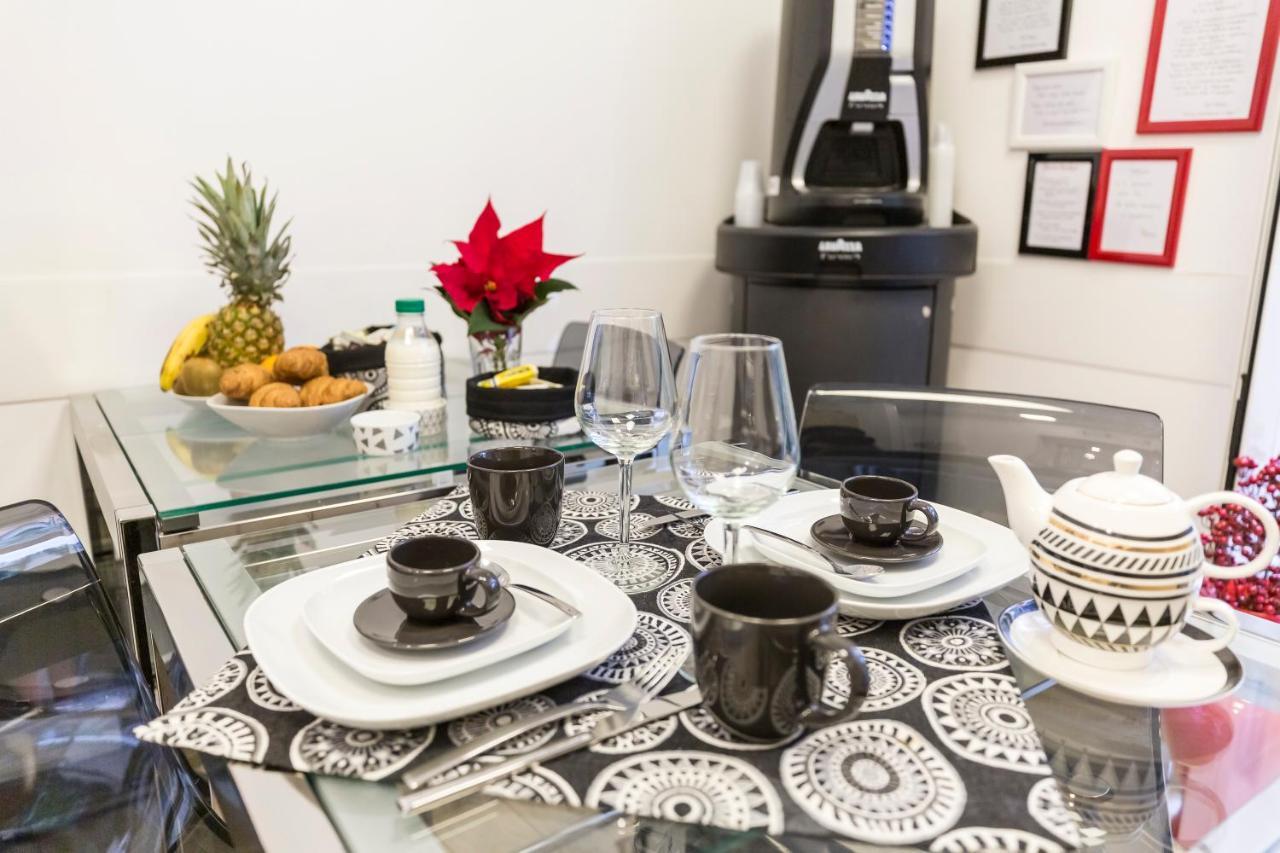 Flatinrome Trastevere Deluxe Rooms - Green Patio Bagian luar foto