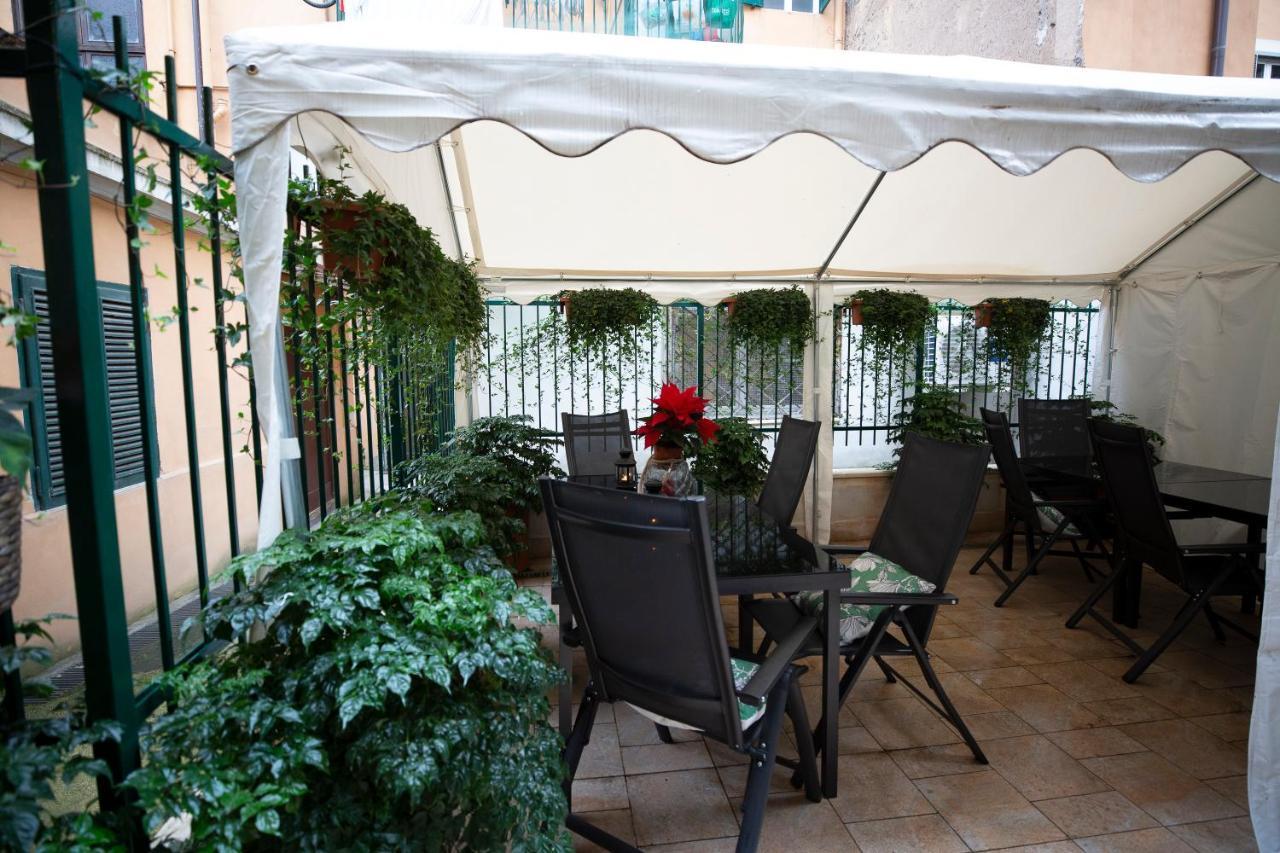 Flatinrome Trastevere Deluxe Rooms - Green Patio Bagian luar foto